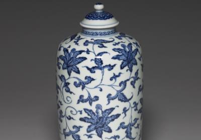 图片[2]-Lidded jar with intertwined floral decoration in underglaze blue, Qing dynasty, Yongzheng reign (1723-1735)-China Archive